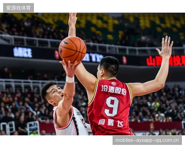 “拿球不放手防守一步过”——从基础到高级，掌握球员防守的核心技术