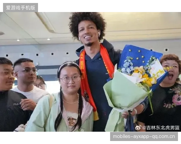 北控球迷机场迎接外援：从“球迷情怀”到“球场热情”的传承